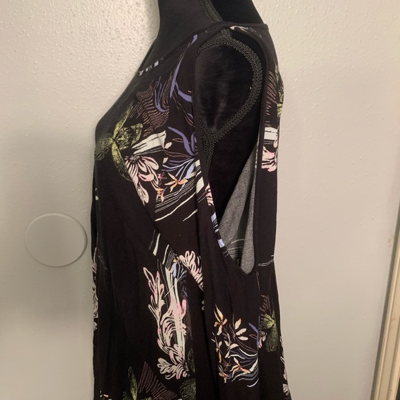 Free People Slit Sleeve Top ✨ - Picture 3 of 6